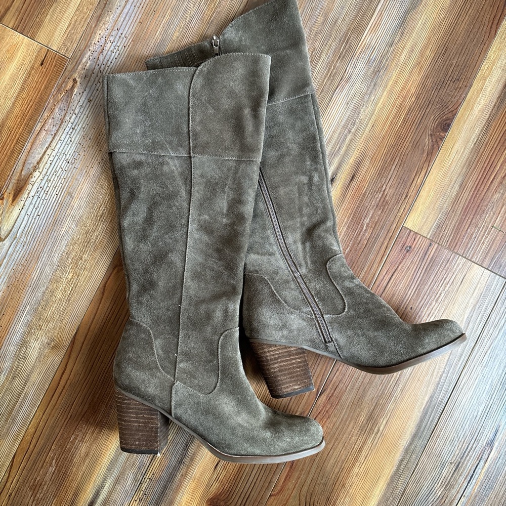 Crown Vintage Tall Heeled Boots